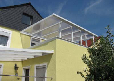 Terrassenüberdachung Weiß mit Stegplatten Loch Limburgerhof