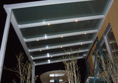 Terrassenüberdachung bei Nacht mit LED Spots Loch Limburgerhof
