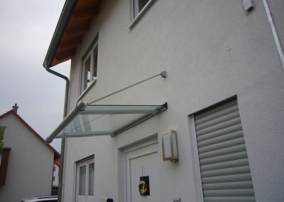 Vordach aus Glas mit 2 Edelstahlaufhänger Loch Limburgerhof